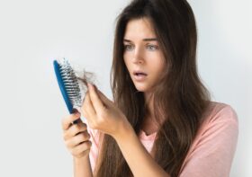 Cheveux et hormones : comprendre les déséquilibres pour mieux agir