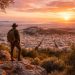 découvrez la colline lycabette à athènes et profitez d'une vue panoramique exceptionnelle sur la ville. un incontournable pour les amateurs de paysages et de photographie.